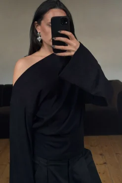 Flynn Top Black