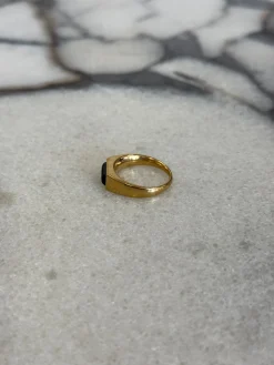 Signet Pinky Ring Gold