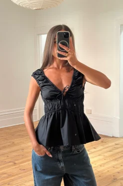 Suri Top Black