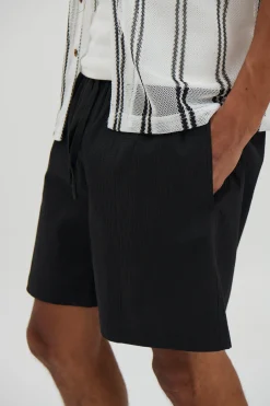 Texture Walk Short Black