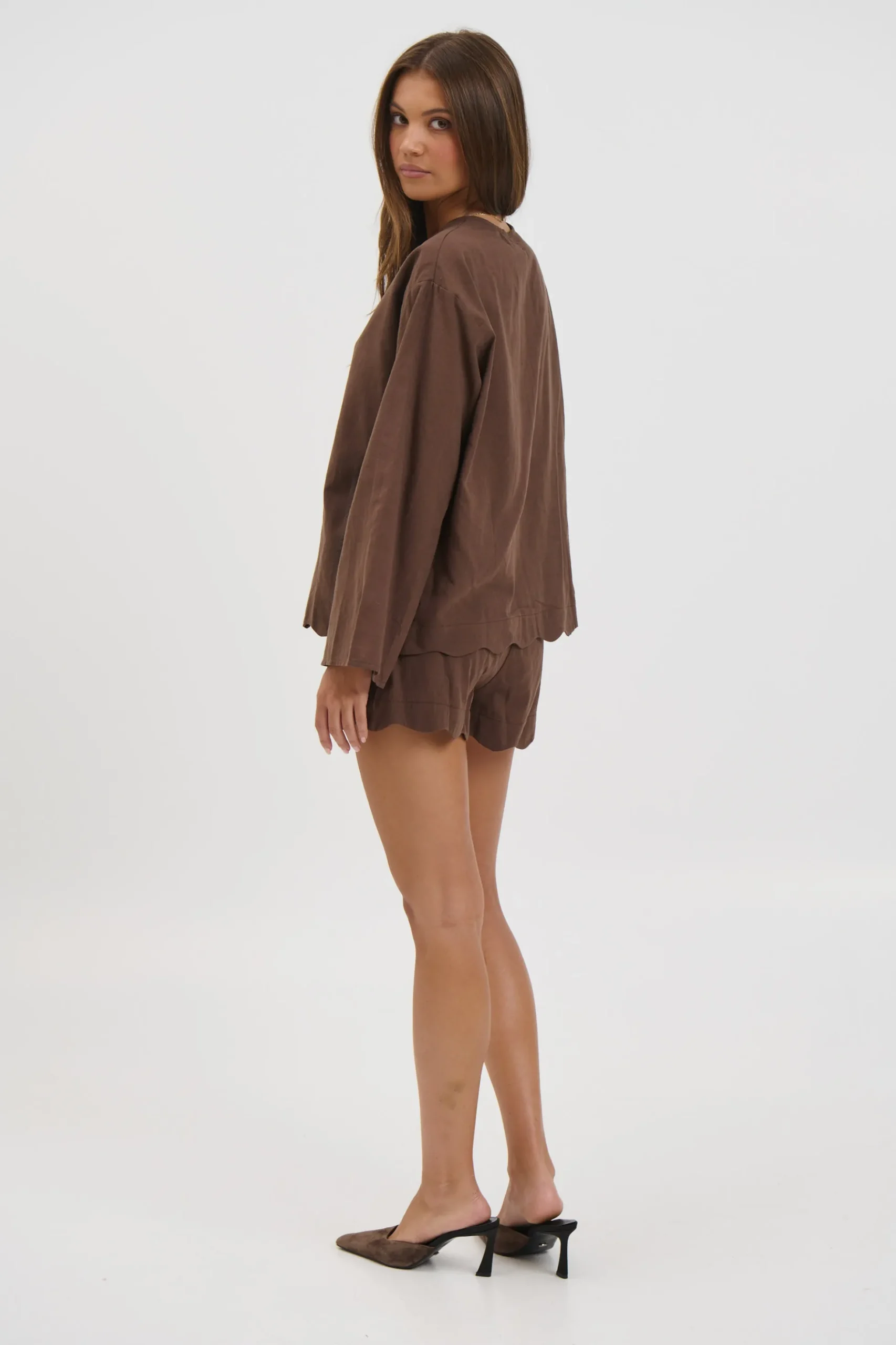 Tianna Scallop Set Chocolate